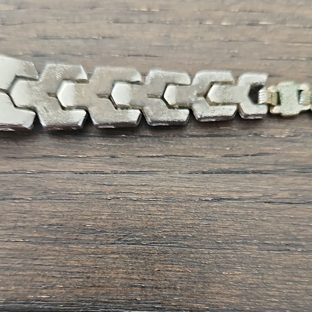 Vintage Geneva Silver-Tone Women's Crystal Link Bracelet Watch - Parts/Repair - Picture 9 of 12